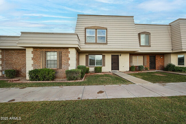 1014 E Bendix Dr in Tempe, AZ - Building Photo - Building Photo