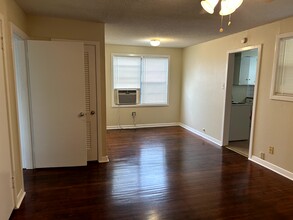4928 Avenue O, Unit 3 in Galveston, TX - Building Photo - Building Photo