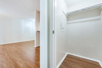 12830 Midway Rd in Dallas, TX - Building Photo - Building Photo