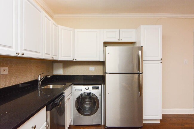 3345 N Marshfield in Chicago, IL - Building Photo - Building Photo