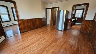 508 Pawtucket Ave, Unit 508 Pawtucket Ave #3F in Pawtucket, RI - Building Photo