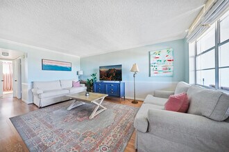 109 Paradise Harbour Blvd in North Palm Beach, FL - Building Photo - Building Photo