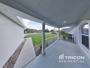 14128 Redwood St in Spring Hill, FL - Foto de edificio - Building Photo