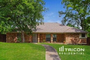 420 Hillcroft Cir in Duncanville, TX - Building Photo