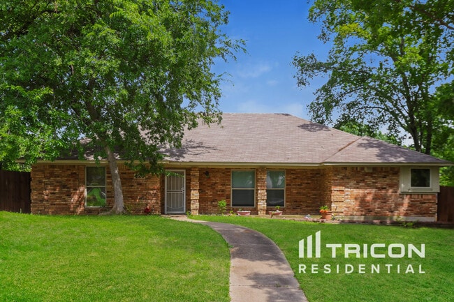 property at 420 Hillcroft Cir