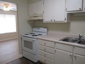 516 Parker St in Panama City, FL - Building Photo - Building Photo