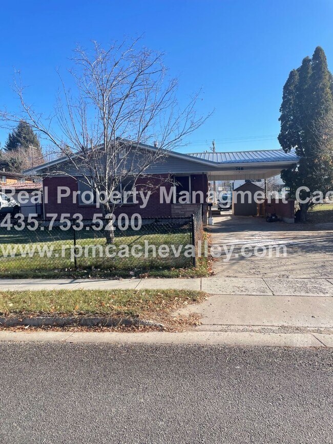 746 N 100 W-Unit -746 N 100 W upstairs in Logan, UT - Building Photo - Building Photo