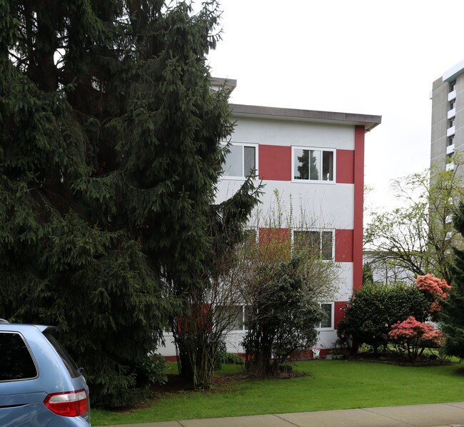 2726 Spruce St in Vancouver, BC - Building Photo - Building Photo
