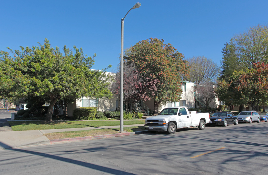 Bella Vista Apartments in Thousand Oaks, CA - Foto de edificio