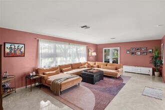 1191 87th Ave N in St. Petersburg, FL - Building Photo - Building Photo