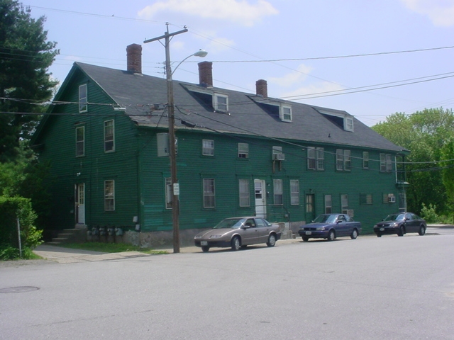 677 East Ave in Warwick, RI - Foto de edificio