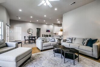17324 Stedman Dr in Dallas, TX - Building Photo - Building Photo