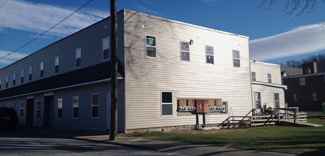 280 N Commerce Ave in Waynesboro, VA - Building Photo