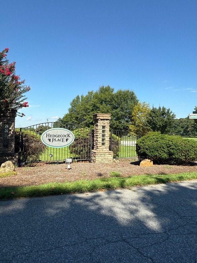 6118 Hedgecock Cir