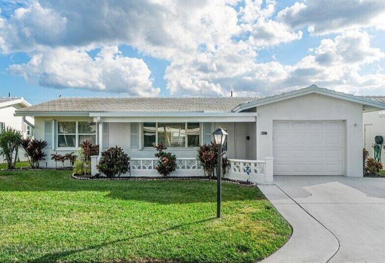 2096 SW 13th Ter in Boynton Beach, FL - Foto de edificio