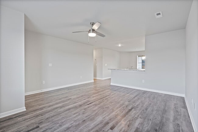 4020 Ryan Dr SW in Decatur, AL - Building Photo - Building Photo