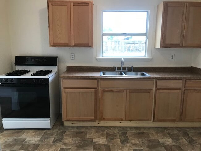 2127 B St in Oroville, CA - Building Photo - Building Photo