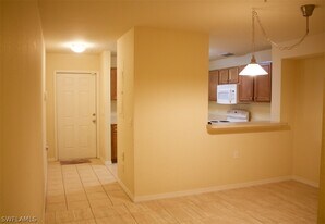 9051 Gervais Cir in Naples, FL - Building Photo