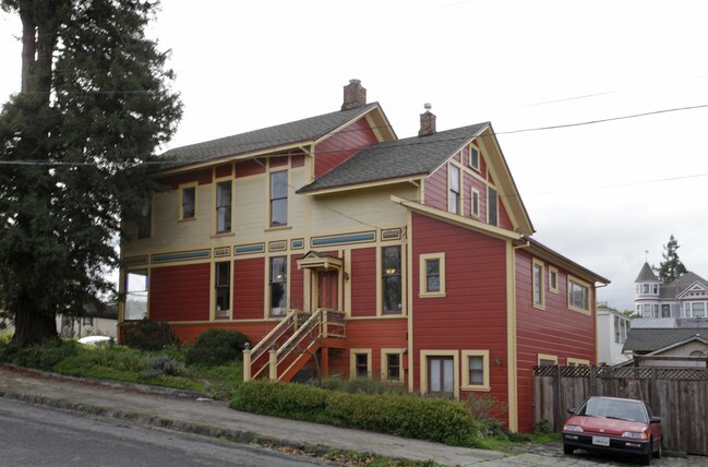 100 Prospect St in Petaluma, CA - Foto de edificio - Building Photo