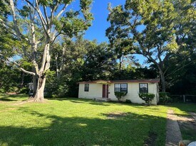1806 Pepper Dr in Tallahassee, FL - Building Photo