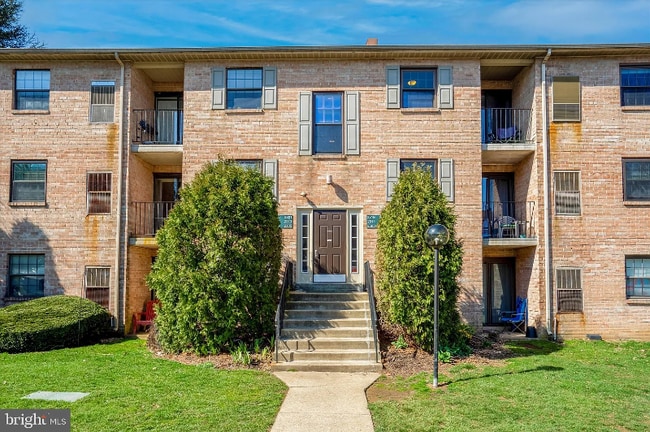 property at 2319 Pond View Dr