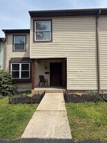 2609 Cranberry Cir in Harrisburg, PA - Building Photo