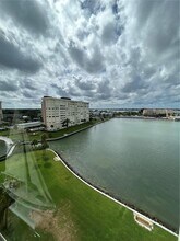 4775 Cove Cir in St. Petersburg, FL - Foto de edificio - Building Photo