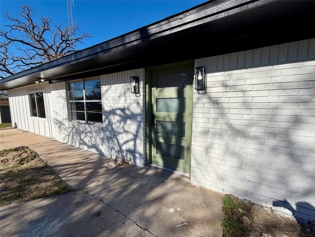 property at 100 Shady Oaks Ln