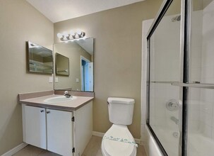 2245 Mallard Creek Cir in Kissimmee, FL - Building Photo - Building Photo