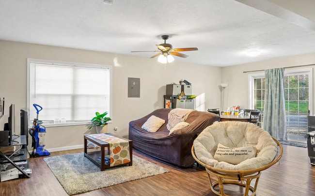 127 Birdseye View Dr, Unit A in Ithaca, NY - Foto de edificio - Building Photo