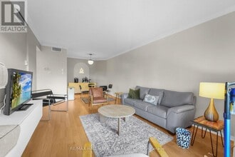 556 Laurier Ave W in Ottawa, ON - Building Photo - Building Photo