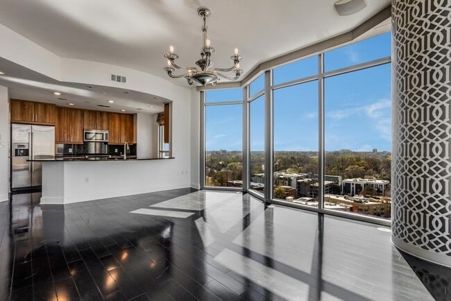 222 12th St NE in Atlanta, GA - Foto de edificio - Building Photo