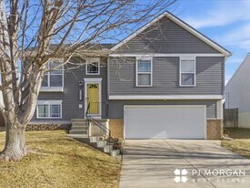 8207 S 161st Terrace in Omaha, NE - Building Photo