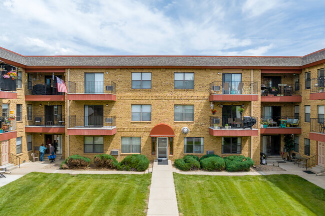 Vintage Place Retirement 55+ in Wheat Ridge, CO - Building Photo - Building Photo