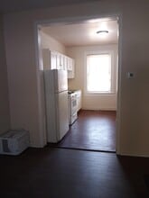 325 S Newkirk St in Baltimore, MD - Foto de edificio - Building Photo