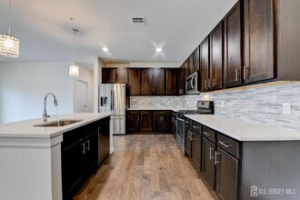 722 Lorhan Dr in Piscataway, NJ - Building Photo - Building Photo