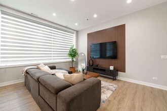 801 S Western Ave in Chicago, IL - Building Photo - Building Photo