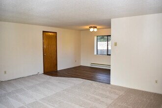 3327 Addy St in Washougal, WA - Building Photo - Building Photo