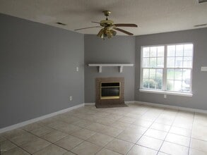 1073 W Pueblo Dr in Jacksonville, NC - Building Photo - Building Photo