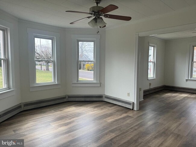 property at 242 E Broad St