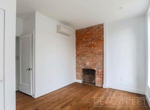 591 Lafayette Ave in Brooklyn, NY - Building Photo - Floor Plan