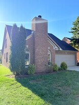 747 Steeplechase Way in Bowling Green, KY - Building Photo