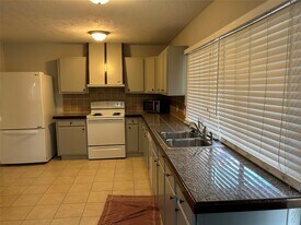 3919 Coltwood Dr in Spring, TX - Building Photo