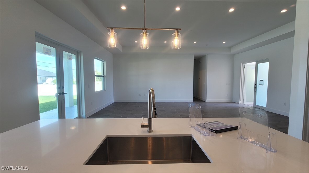 412 SW 28th Ave in Cape Coral, FL - Building Photo