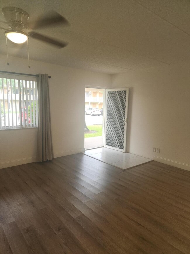 property at 700 Village Green Ct