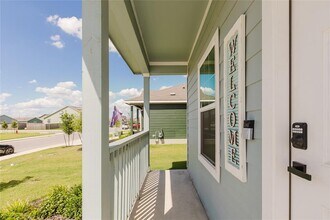 504 Thunderstorm Ave in Lockhart, TX - Building Photo - Building Photo