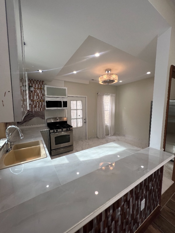 7935 Ogden Ave, Unit garden in Lyons, IL - Building Photo - Building Photo