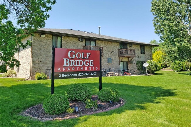 Golf Bridge Apartments in Neenah, WI - Building Photo - Building Photo