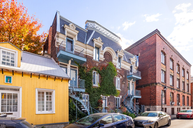 442-450 Saint-Louis Rue in Montréal, QC - Building Photo - Building Photo