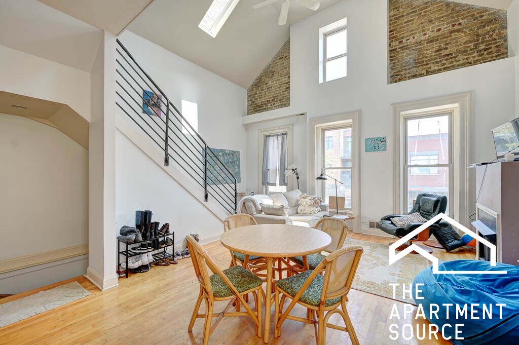 1942 N Halsted St in Chicago, IL - Building Photo